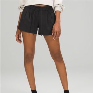 LULULEMON STROLL AT SUNDOWN SHORTS 3 INCH